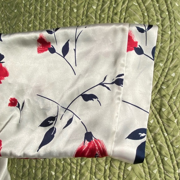 LA Intimates Women’s Robe - Picture 10 of 10